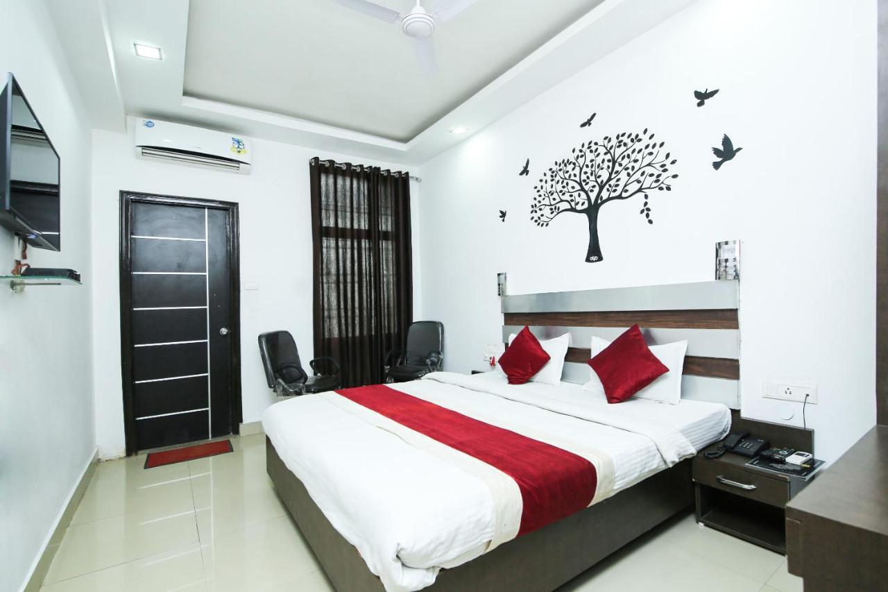 Oyo 3603 White Pearl Hotel Jabalpur Exterior foto